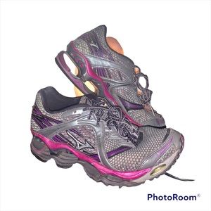 Mizuno Wave Prophecy Size 8